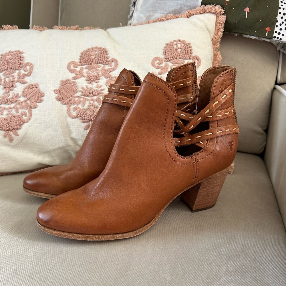FRYE Naomi Pickstitch